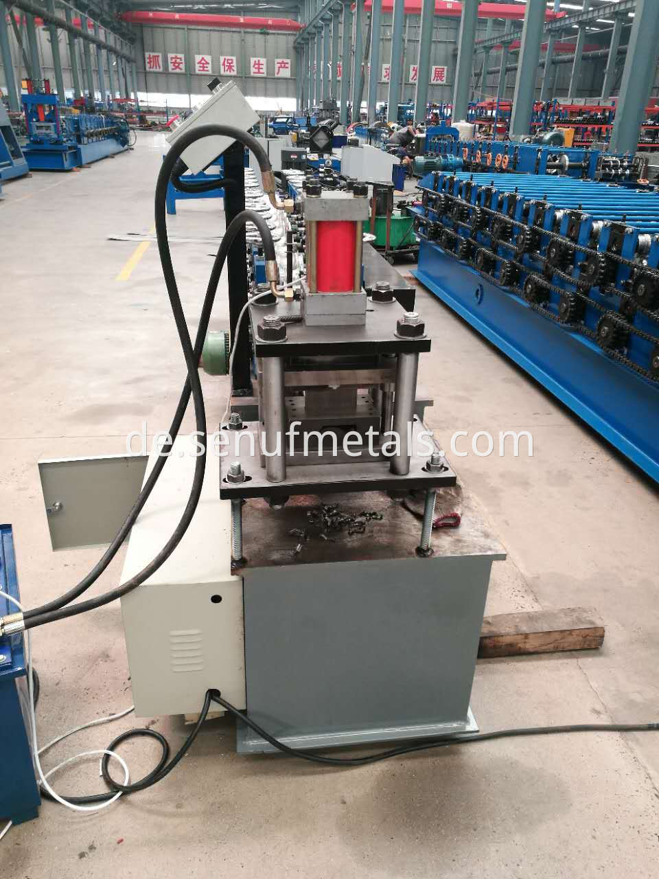 new roller shutter forming machine (8)